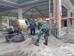 Babinsa Bantu Rehab Rumah Warga, Sekaligus Sampaikan Pesan K3