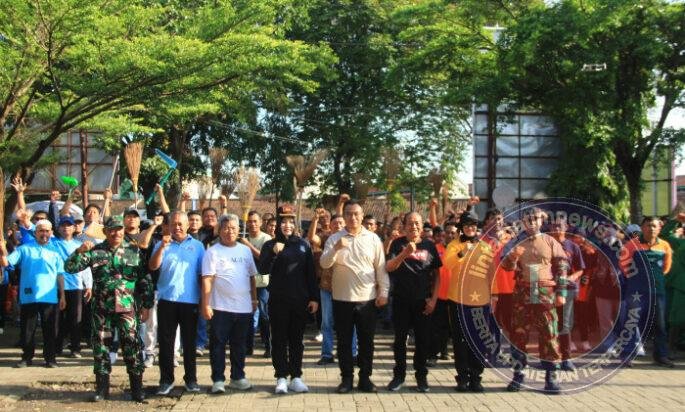 Kodim Sragen bersihkan pasar wujudkan Indonesia Asri