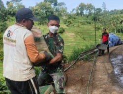 Kerja Sama Dalam Bingkai Kemanunggalan TNI Dan Rakyat Dilokasi TMMD 127 Kodim Wonogiri