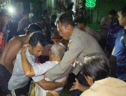 Gerak Cepat Polres Probolinggo Bantu Evakuasi Warga Terdampak Banjir