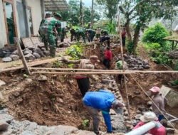 Antisipasi Longsor, Talud Masjid Sepanjang Tiga Belas Meter Jadi Target Satgas TMMD 127 Di Desa Kembang