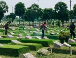 DLH Surabaya Tegaskan Parkir di Area Makam Gratis, Warga Diminta Laporkan Jika Ada Pungli