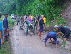 Gotong Royong TNI dan Warga Buka Akses Caruban–Morang yang Tertutup Longsor