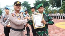 Apresiasi “Jogo Gresik”, 17 Personel dan 2 Masyarakat Terima Penghargaan dari Kapolres Gresik