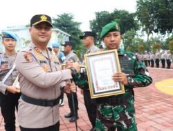 Apresiasi “Jogo Gresik”, 17 Personel dan 2 Masyarakat Terima Penghargaan dari Kapolres Gresik