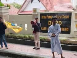 PMII Segel Gedung DPRD, Tantang Mafia BBM dan Aparat Buka-Bukaan Data!