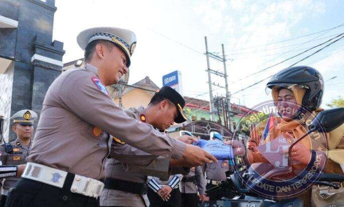 Polantas Menyapa : Polres Jember Gelar Safari Kamseltibcar Lantas Sosialisasikan Jalur Blackspot