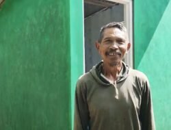 ‎Senyum Bahagia Bapak Tamin, Kini Miliki Jamban Bersih Berkat Program TMMD Kodim 0728/Wonogiri