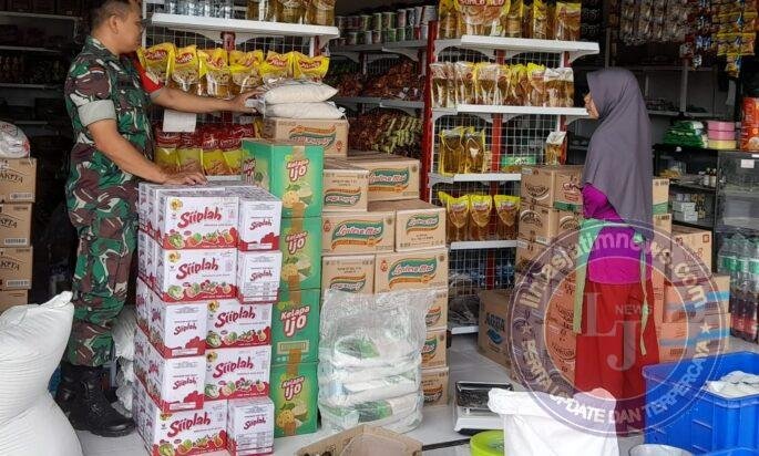 Jelang Hari Raya Idul Fitri, Babinsa Kodim Ponorogo monitor Stabilitas Harga dan Ketersediaan Sembako