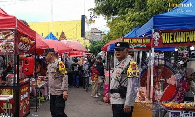 Polres Ngawi Patroli Pasar Pastikan Harga dan Stok Bapokting Aman