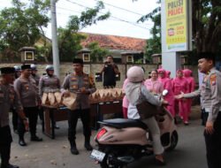 Sinergi di Bulan Ramadhan Polres Sumenep Bersama Lintas Instasi Berbagi Takjil