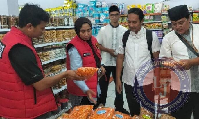 Satgas Pangan Polresta Banyuwangi Ingatkan Swalayan Tarik Produk Hampir Kedaluwarsa