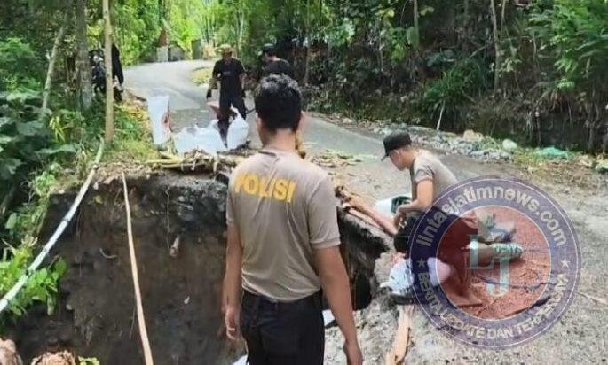 Gotong Royong Polres Lumajang dan Warga Pasang Ratusan Bronjong di Lokasi Longsor