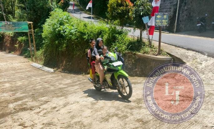 Warga Desa Kembang Kini Miliki Jalan Yang Kokoh Berkat TMMD 127 Kodim Wonogiri