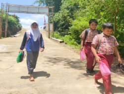 ‎Kini Ubaik Dan Temannya Tidak Kwatir Terlambat Sekolah Berkat TMMD 127 Kodim Wonogiri