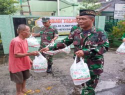 Bulan Penuh Berkah, Koramil 01/Laweyan Berbagi Takzil Kepada Masyarakat Dan Pengguna Jalan