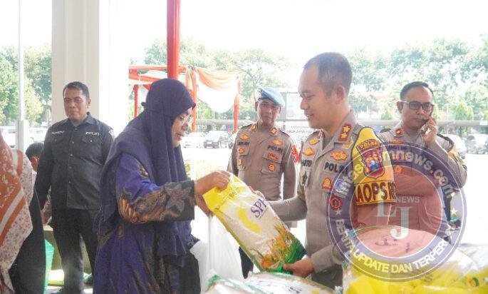 Gerakan Pangan Murah Polri, Polres Pasuruan Berhasil Salurkan 45 Ton Beras untuk Masyarakat