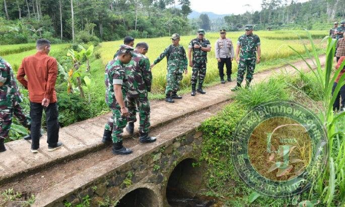 Dandim Ponorogo Dampingi Danrem 081/Dsj Tinjau Sasaran Pembangunan Jembatan Perintis Garuda dan Jembatan Armco