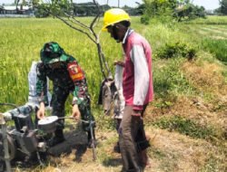 Babinsa Winongo Dampingi Pompanisasi Sawah, Petani Berharap Panen Padi Meningkat