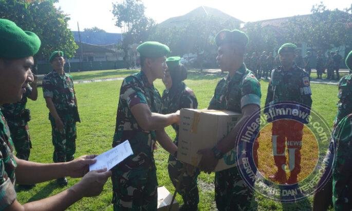 Sambut Idul Fitri 1447 H, Dandim 0735/Surakarta Serahkan Bingkisan Dan THR Bagi Seluruh Anggota