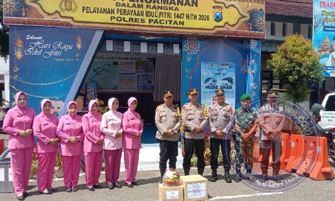 Danramil 0801/10 Punung Bersama Wakapolres Pacitan Lakukan Peninjauan Pos Pengamanan
