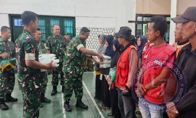 Sambut IduL Fitri, Kodim Wonogiri Salurkan Zakat Fitra Dan Tali Asih Kepada Warga