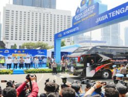 Kapolri Lepas 80 Bus Mudik Gratis, Pastikan Kesiapan Sopir Antar Masyarakat ke Tujuan