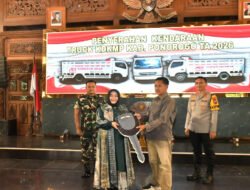 Dandim Ponorogo Hadiri Penyerahan 29 Truk Operasional KDKMP