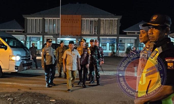 Dandim Pacitan Bersama Forkopimda Lakukan Pengecekan Di Pos Pantau Saat malam Takbiran