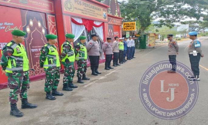 TNI-Polri dan Stakeholder Perkuat Pos Pengamanan Idul Fitri di Watulimo Trenggalek