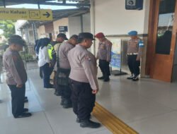 Terpantau Stasiun Bangil Masih Lengang, Polisi Polres Pasuruan Tetap Siaga