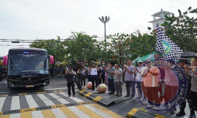 Doa dan Harapan Warnai Pelepasan Balik Gratis di Kota Madiun