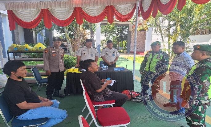Aparat Hadir Jaga Setiap Pertemuan Di Lapas Madiun Pada Jam Kunjungan