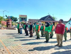 Disiplin Kembali Ditegakkan, Linmas Sogaten Ditempa Lewat Latihan Baris-Berbaris