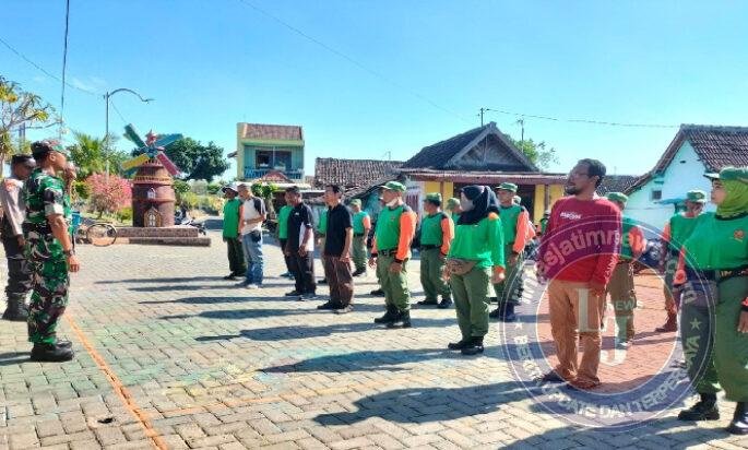 Disiplin Kembali Ditegakkan, Linmas Sogaten Ditempa Lewat Latihan Baris-Berbaris