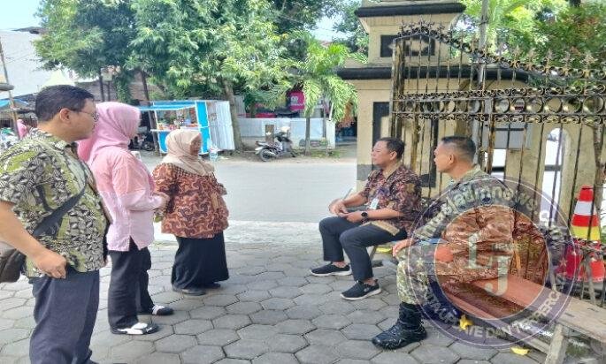 Babinsa Serengan Intensifkan Patroli Wilayah, Jaga Keamanan Limgkungan Pasca Lebaran