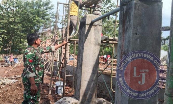 Pastikan Berjalan Lancar, Babinsa Dampingi Pembangunan KDKMP