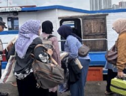 Polsek Kawasan Sunda Kelapa Laksanakan Giat Pengamanan dan Pelayanan Wisatawan di Dermaga Kali Adem Muara Angke