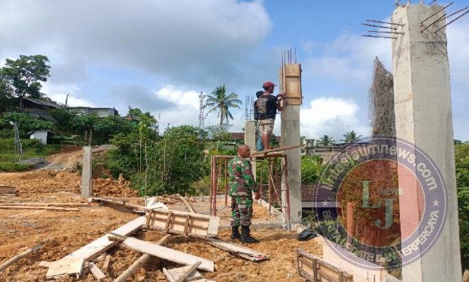 Babinsa Karangtengah Turun Tangan Percepat Pembangunan KDKMP
