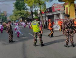 TNI-Polri Kawal Meriahnya Pawai Gebyar Ketupat 1447 H di Trenggalek