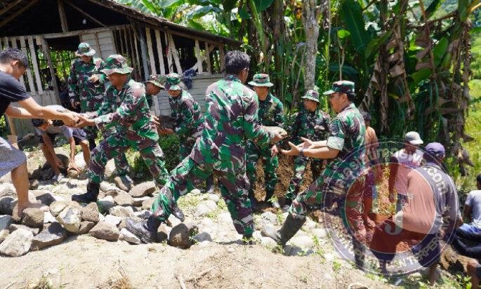 Warga Desa Bolo Antusias, Dibantu Anggota Kodim 0724/Boyolali Siapkan Acara Peletakan Batu Pertama Jembatan Garuda