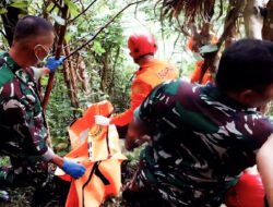 TNI-Polri dan Basarnas Evakuasi Jenazah Lansia Hilang di Lereng Gunung Manik Oro Trenggalek
