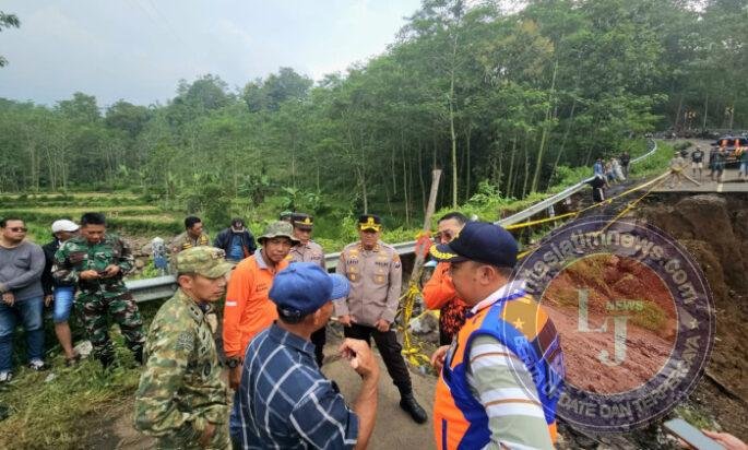 Polres Probolinggo Pasang Police Line, Akses ke Air Terjun Madakaripura Ditutup Sementara