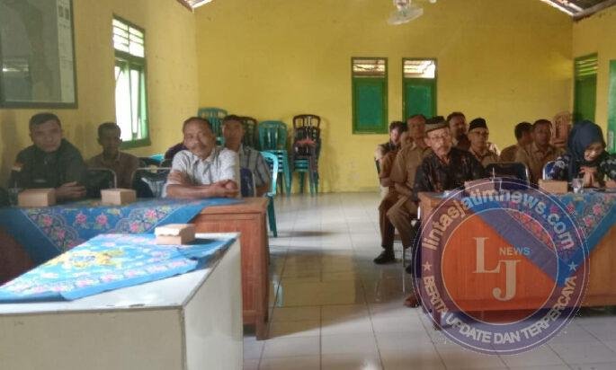 Babinsa Koramil 0801/10 Punung Hadiri Rapat Pembentukan Panitia Penjaringan dan Penyaringan PilKasun