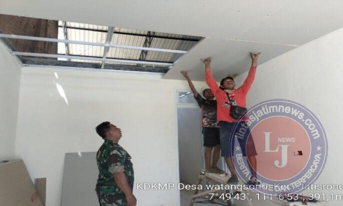 Babinsa Koramil Jatisrono Aktif Monitoring Pembanguanan KDKMP
