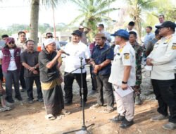 Tembus Daerah Terisolir, Kasatgas Tito Beri Bantuan dan Serap Aspirasi Warga