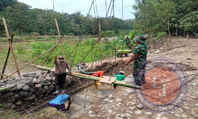 Progres Pesat, Jembatan Perintis Garuda di Wonosegoro Kian Kokoh Berkat Sinergi TNI dan Warga