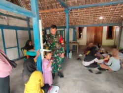 Di Balik Senyum Balita dan Lansia, Babinsa Jerukgulung Setia Dampingi Layanan Posyandu