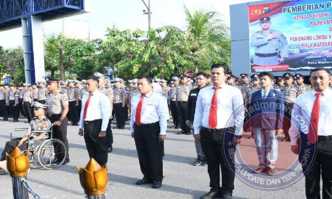 Bripda Sakti Terima Penghargaan Usai Insiden Viral Hentikan Bus Langgar Jalur