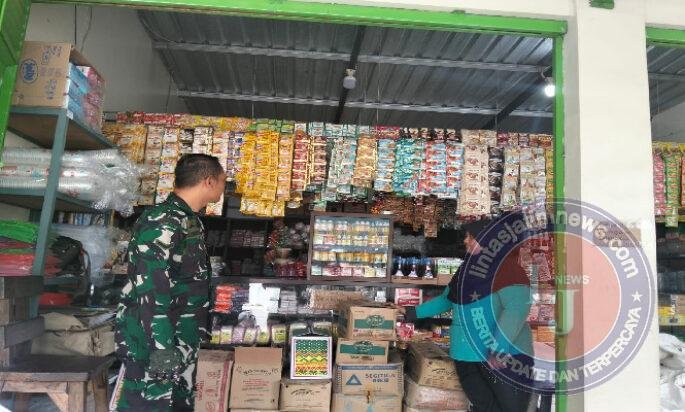 Pasca Lebaran, Serda Djoko Cek Toko bahan Kue & Plastik